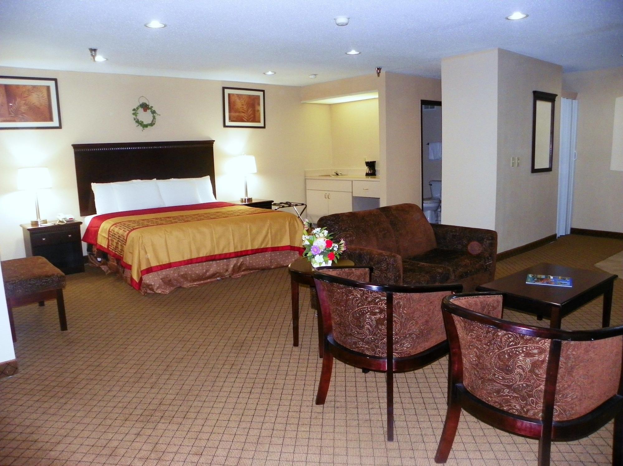 Royalton Inn & Suites Upper Sandusky Exterior photo